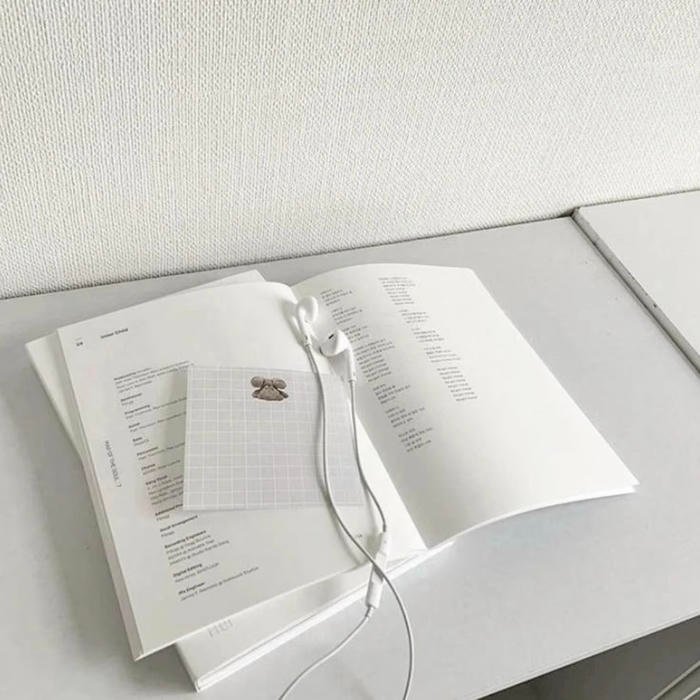 aesthetic light theme pfp