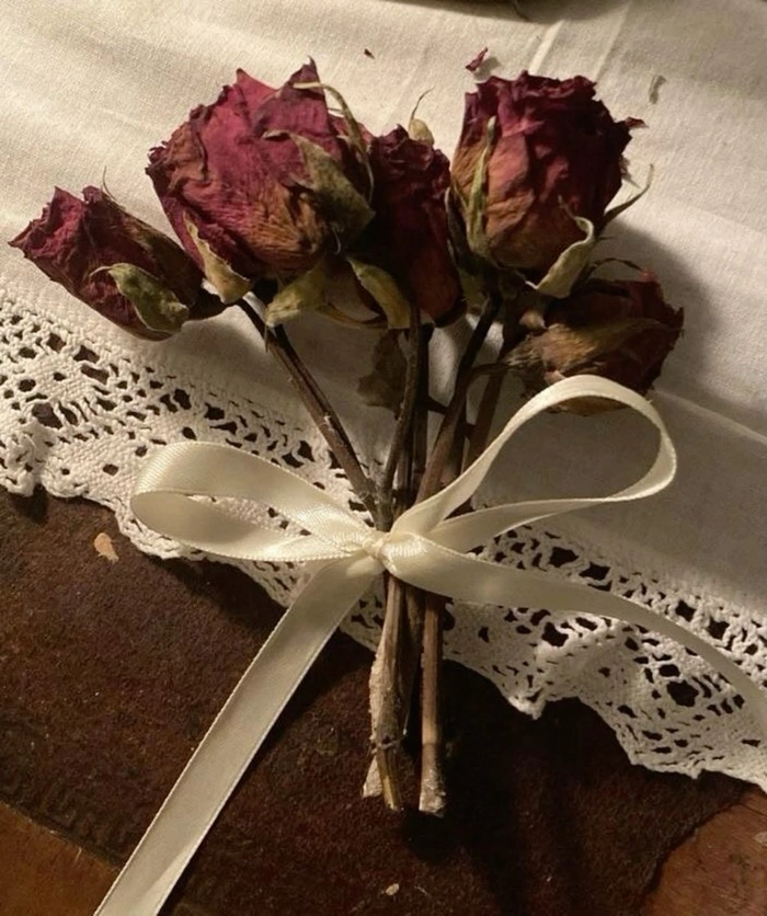 dead rose pfp aesthetic