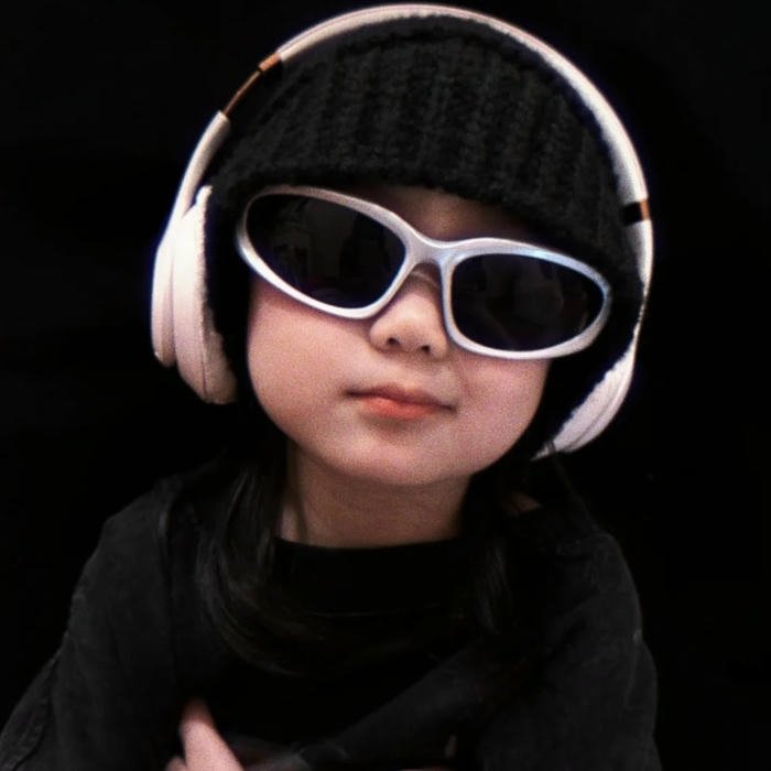 minimal cute black pfp