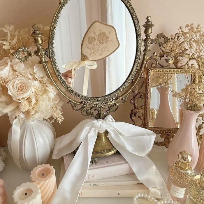 Aesthetic pfp with classic vintage feel