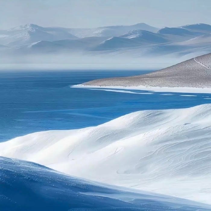 Blue aesthetic pfp inspired by sky and sea