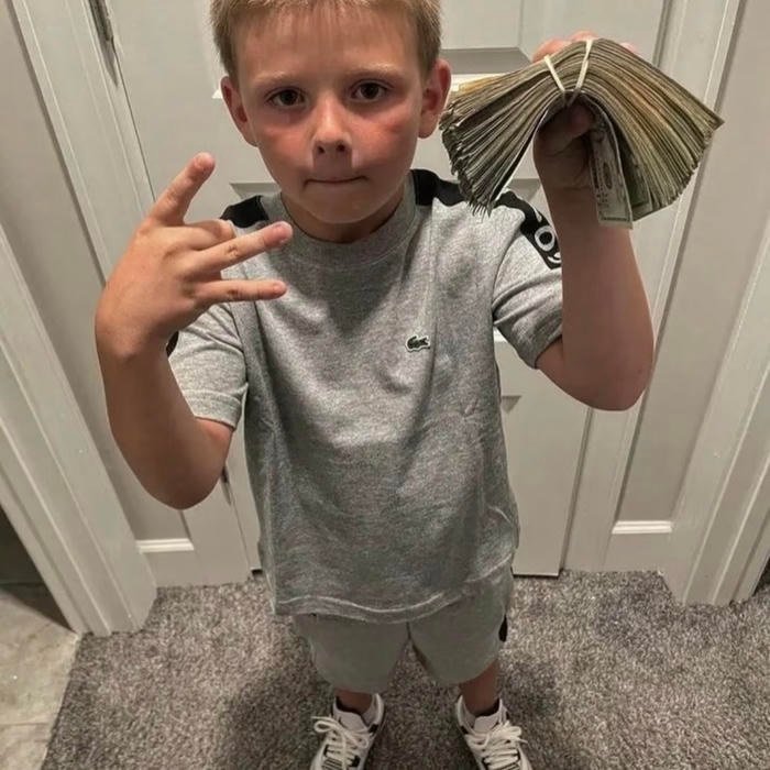 aesthetic wealth inspired profile picture style