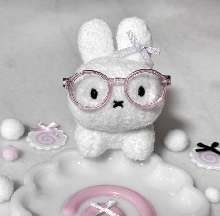 gentle pastel bunny miffy aesthetic pfp