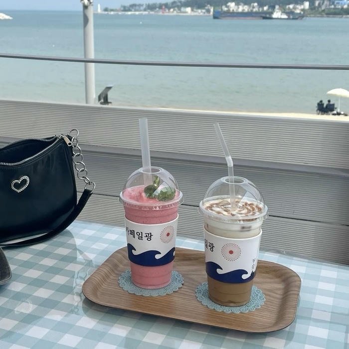 korean aesthetic pfp modern soft style