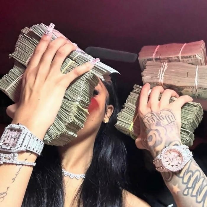 money aesthetic pfp with clean composition