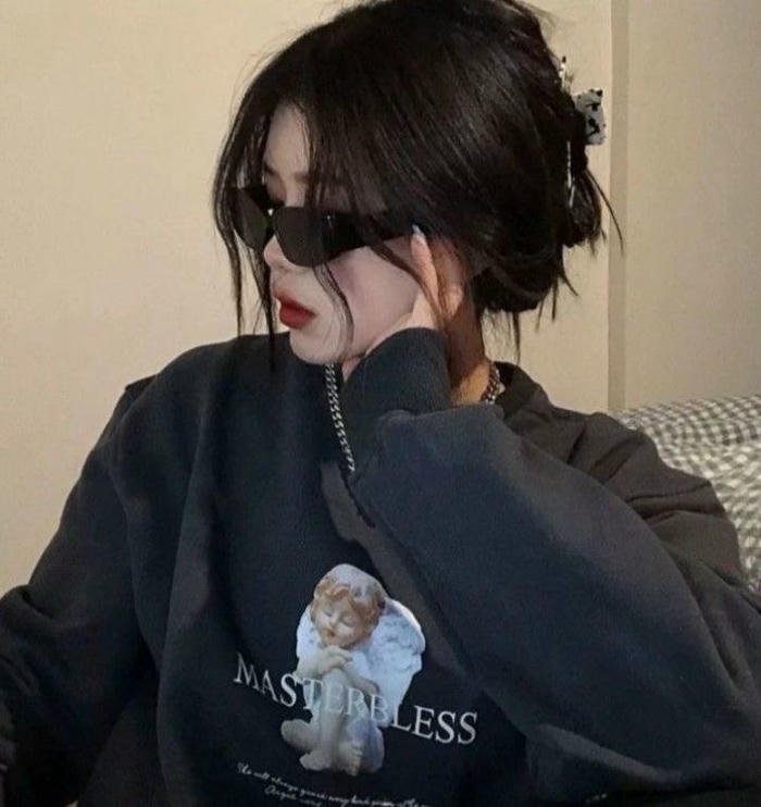 pfp korean aesthetic gentle black tone