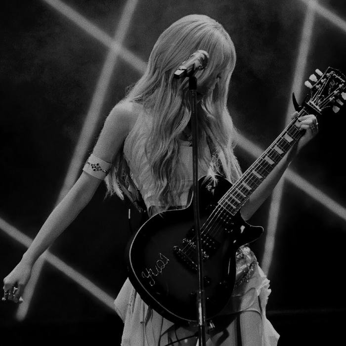 A fan-oriented look using kpop aesthetic pfp