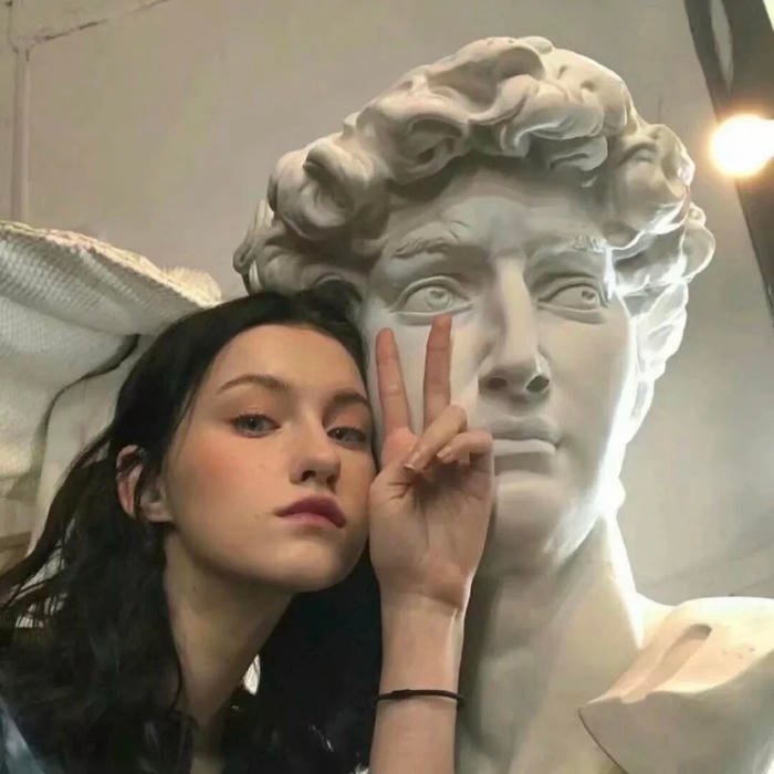 A profile image idea tied to funny aesthetic pfp