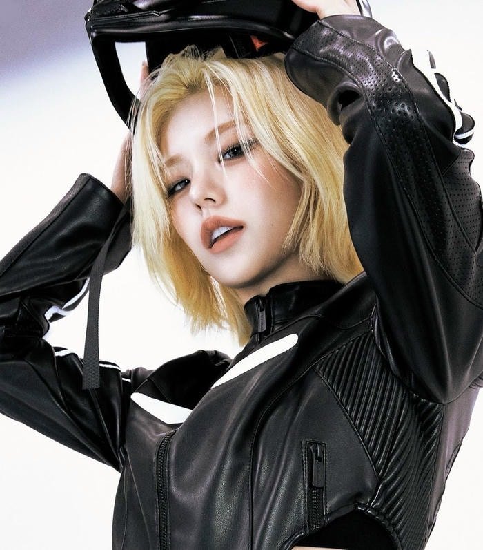 A profile setup referencing kpop aesthetic pfp