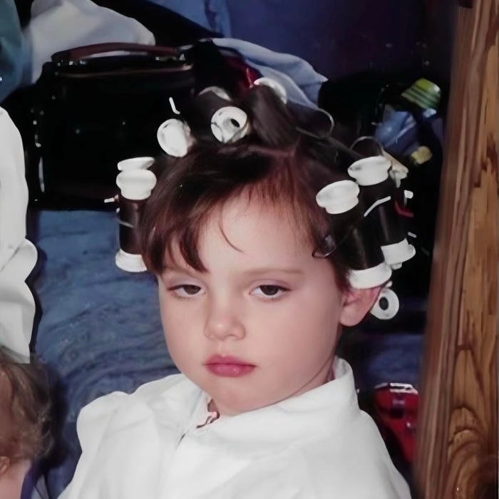 Digital self-expression shown through funny aesthetic pfp