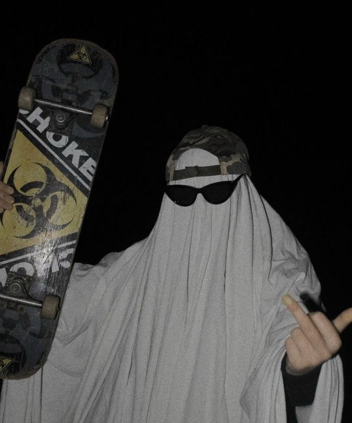 Online profile branding with ghost aesthetic pfp