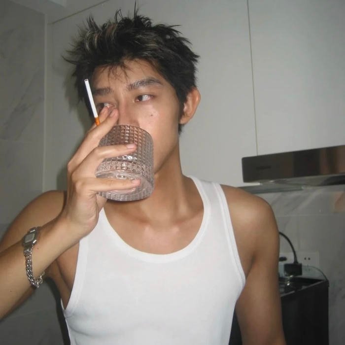 The look of badass pfp who stands alone