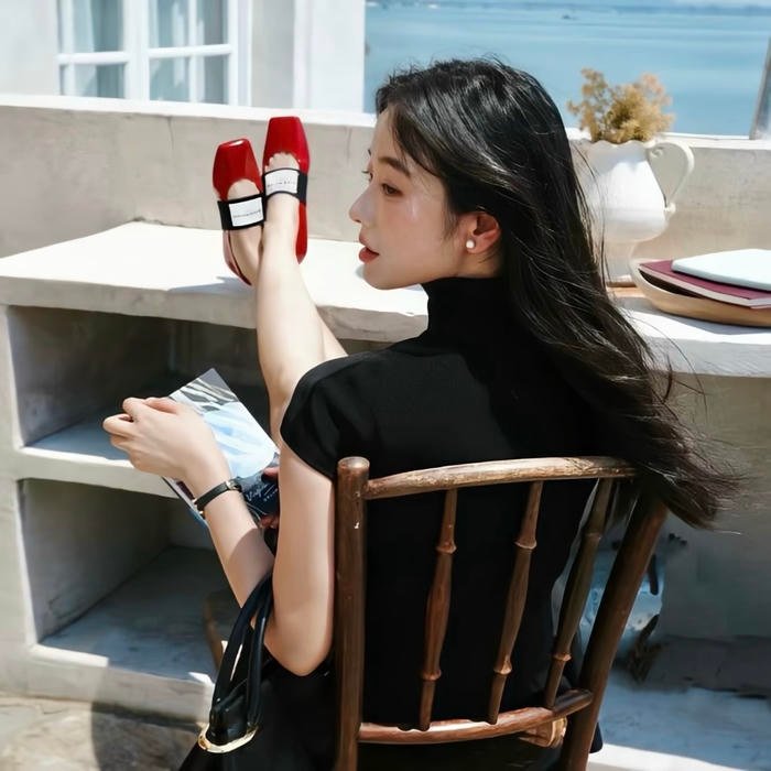 This calm pfp supports slower online expression