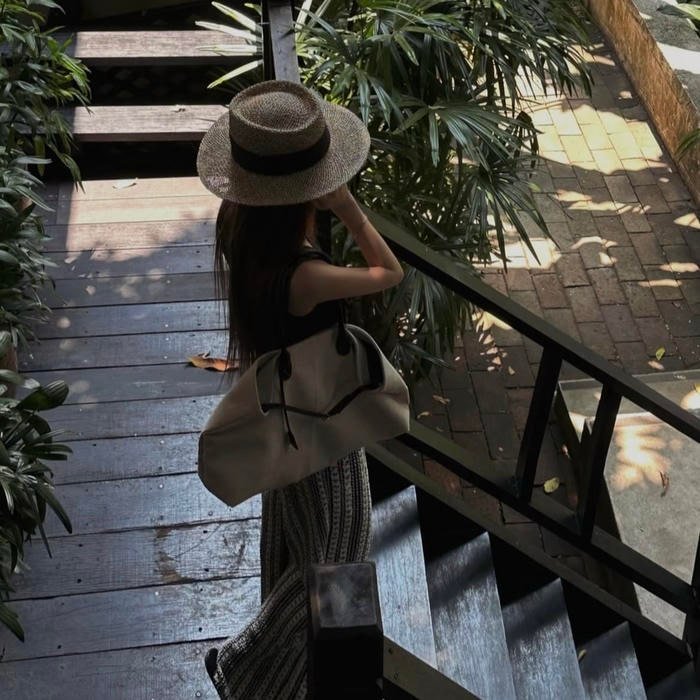 aesthetic pfp normal chosen for non-themed accounts