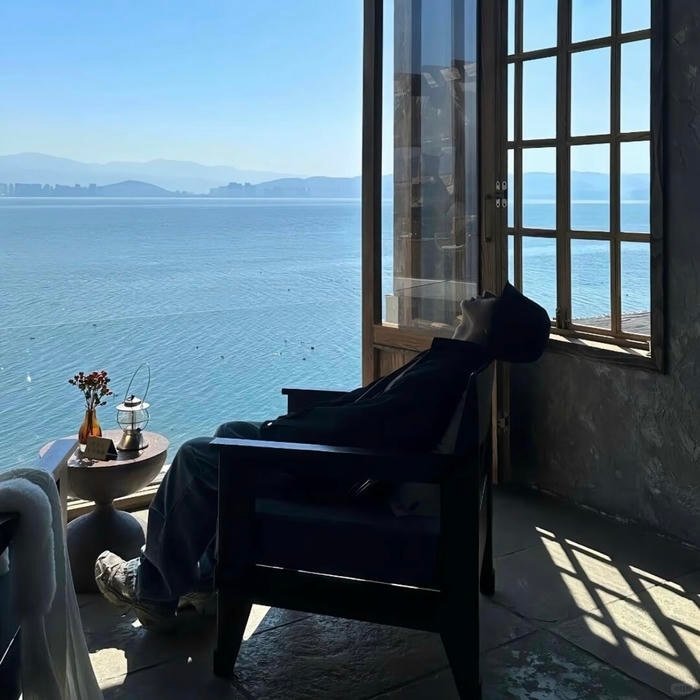 calm pfp designed for low emotional noise