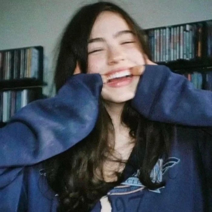 funny aesthetic pfp reflecting playful internet taste