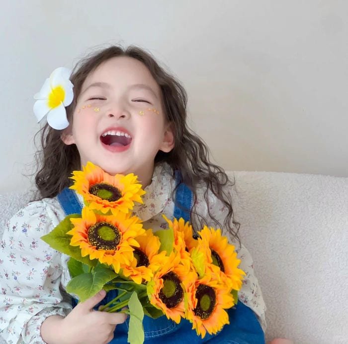 joyful happy pfp soft aesthetic