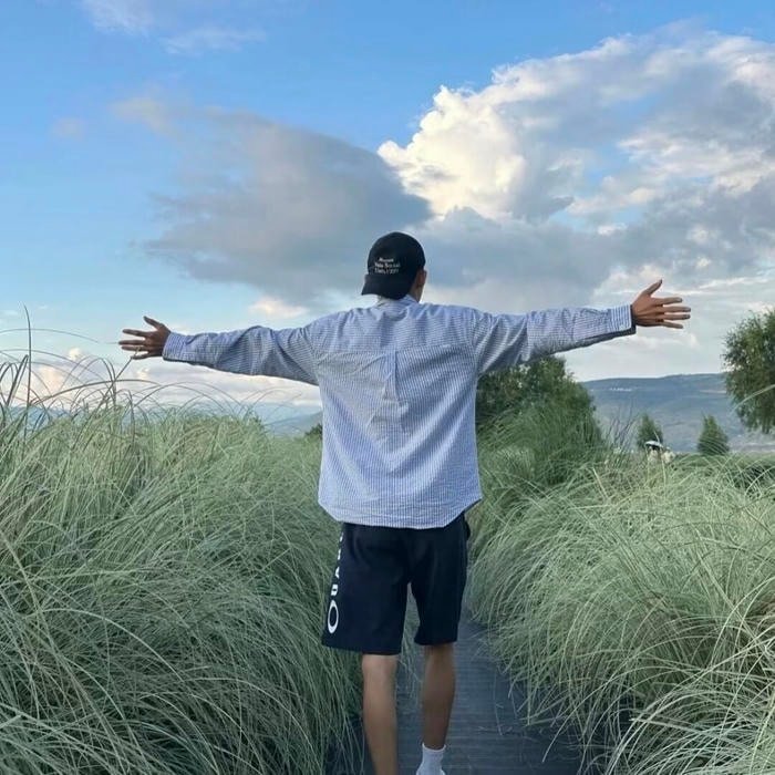 still calm pfp moment among constant updates