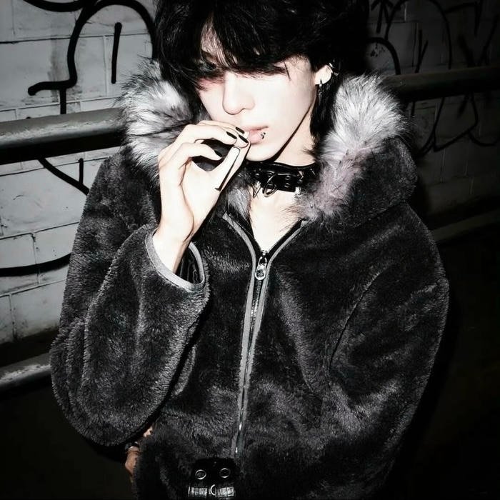 Comp pfp projecting calm control under intense match conditions