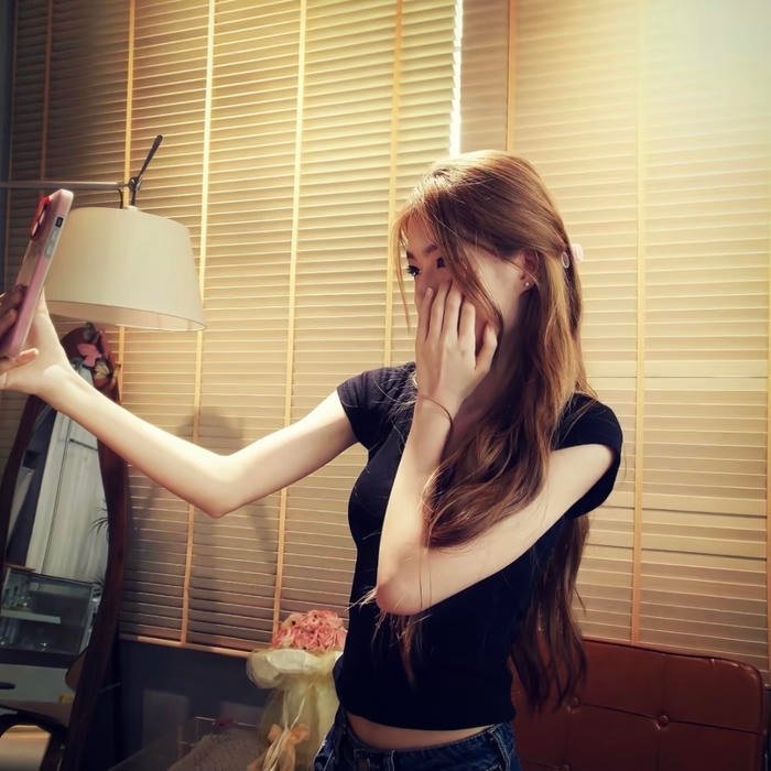 Crisp visual identity shaping strong first impression clean pfp