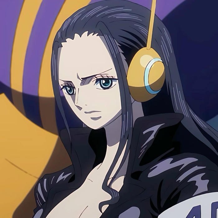 Dark aesthetic harmony balanced inside robin pfp