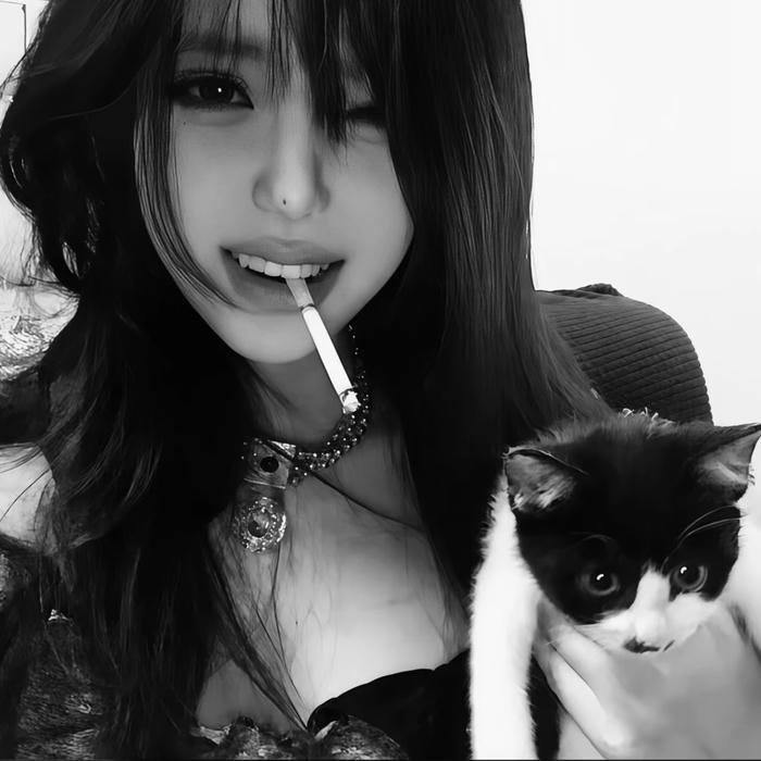 Focused presence designed to match elite comp pfp standards