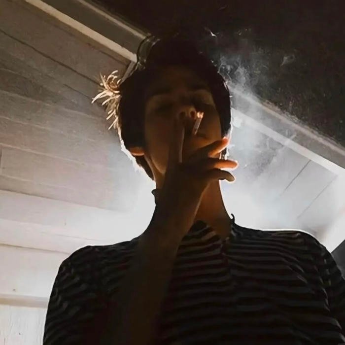 Recognizable silhouette usage enhancing clean pfp