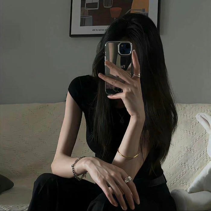 Scalable profile imagery adapting well as clean pfp