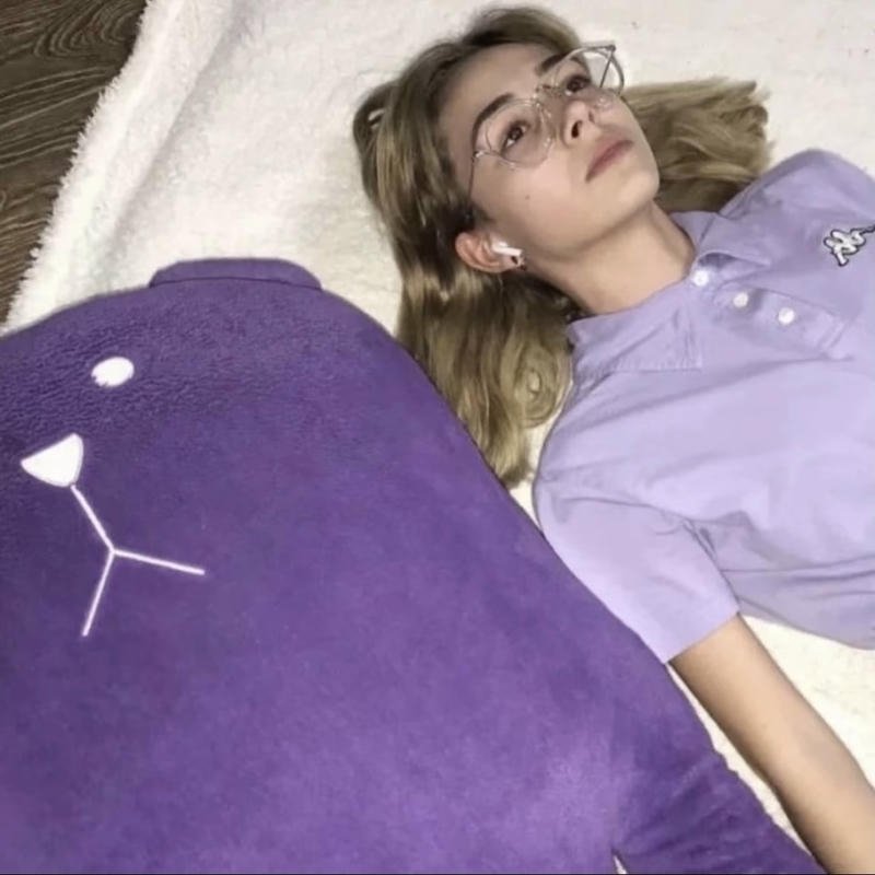 Chaotic illustrated expression depiction appearing weird pfp theme