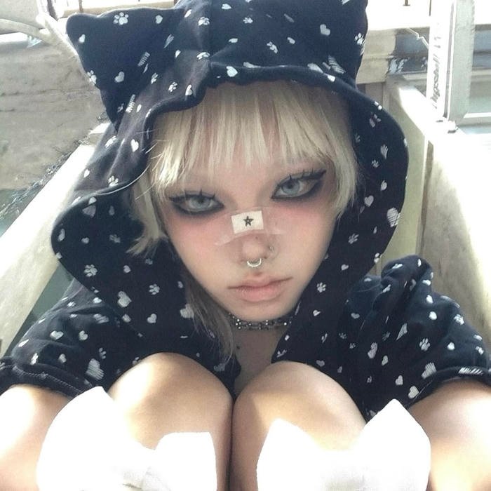 Dark charcoal shading grunge pfp aesthetic