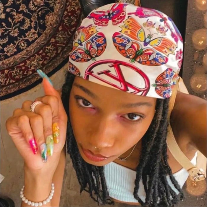 Frosted lens effect chilling the vibe of drippy pfp