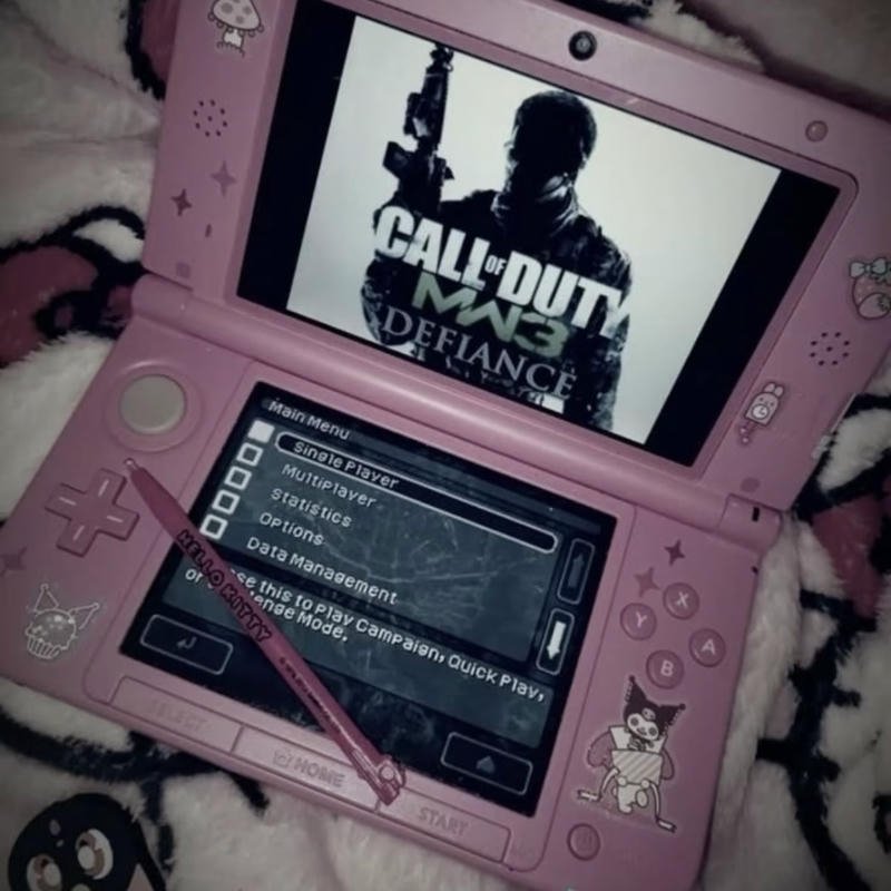 Historic gaming champion profile forming retro pfp