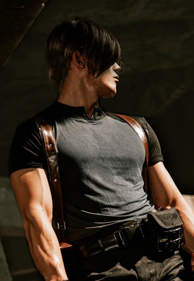Leon Kennedy RE4 Remake Pfp intense expression for profile avatar
