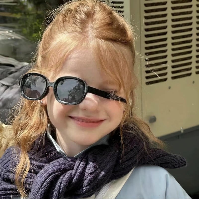 Quaint digital figure graphic depicting weird pfp vibe