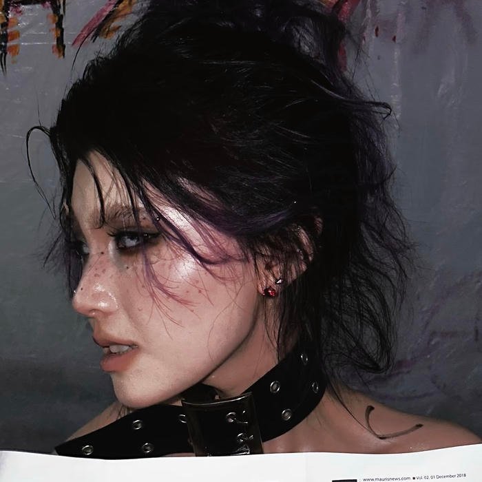 Undersaturated vintage filter grunge pfp aesthetic