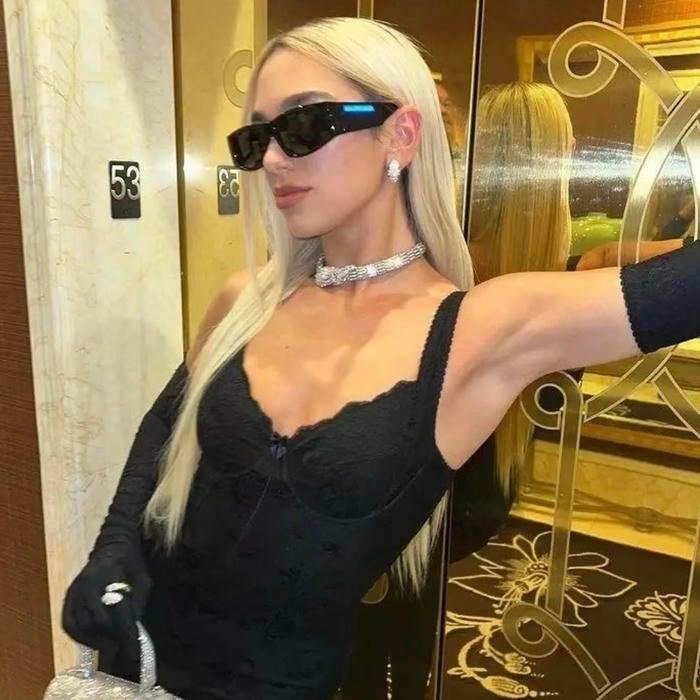 Vaporwave gradient background shaping aesthetic drippy pfp